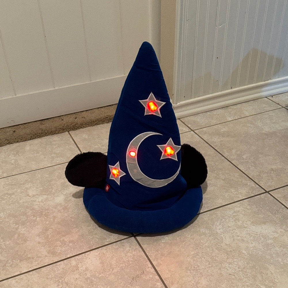 Walt Disney World  Blue Wizard Fantasia Sorcerer light up Hat Mickey Ears Adult